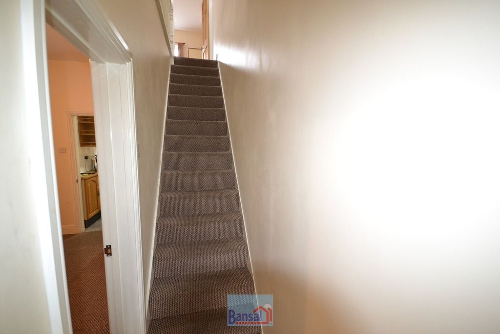 Property photo 2 of 26
