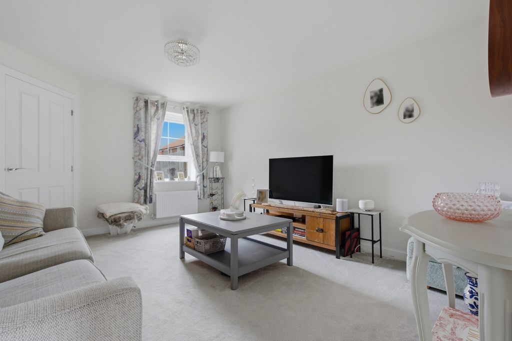 Property photo 3 of 21 5127083