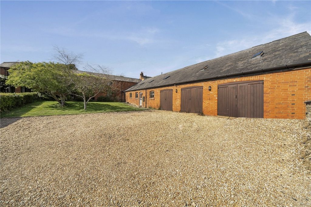Property photo 2 of 25 External View