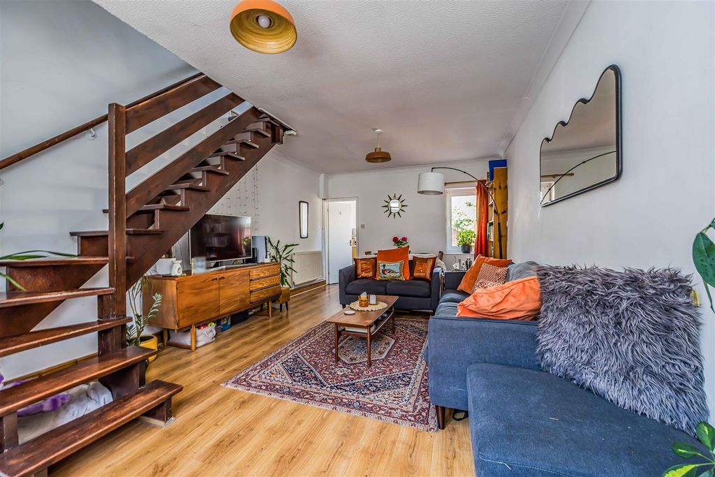 Property photo 2 of 14 99 Boulton Road, Southsea-Small-Porticomarketing-S