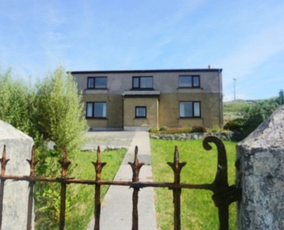 Property photo 2 of 25