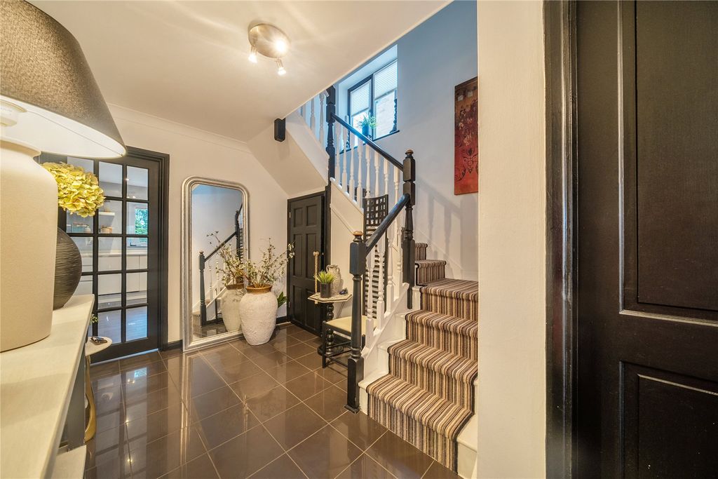 Property photo 2 of 20 Picture No. 10