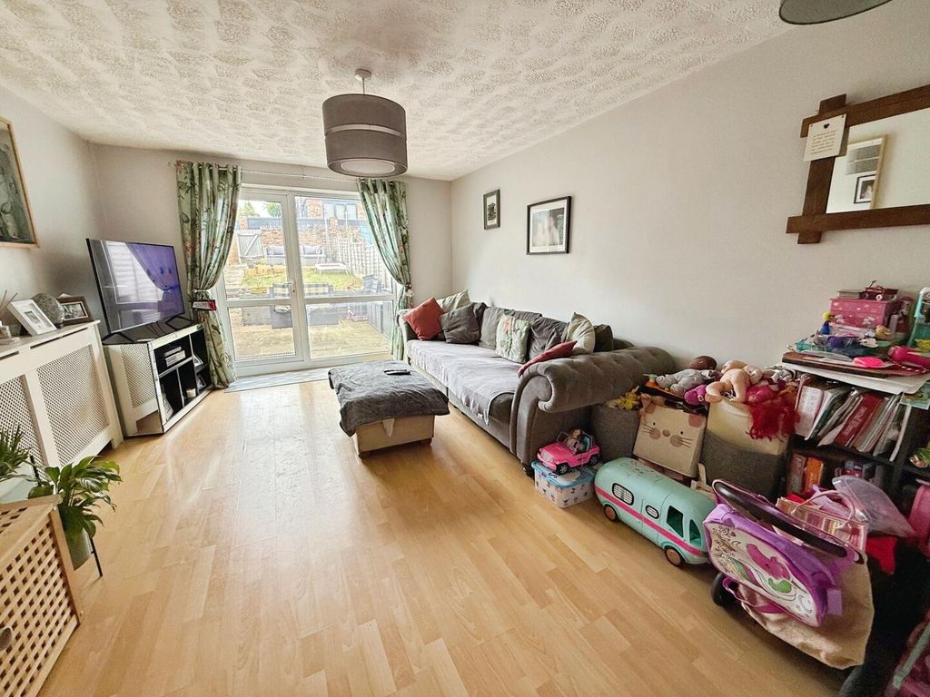 Property photo 2 of 18 Living Room