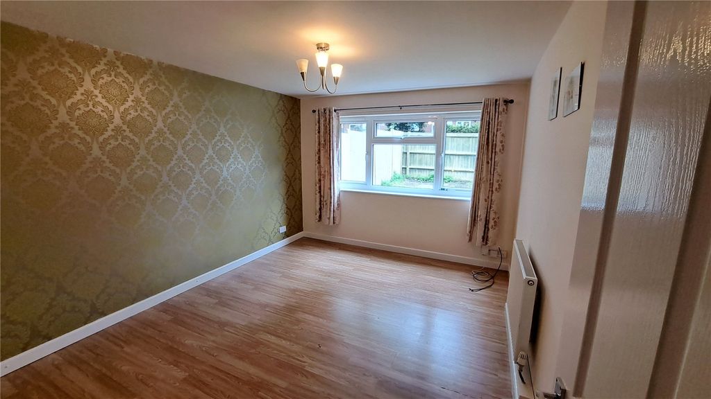 Property photo 3 of 10 Picture No. 12