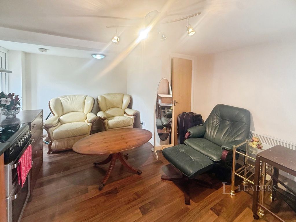 Property photo 2 of 9 Pbox-Img.Jpg