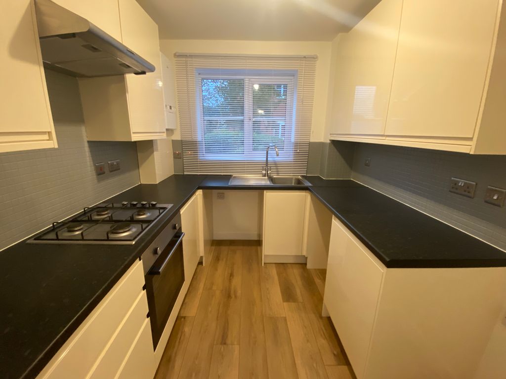 Property photo 1 of 7 Kitchen