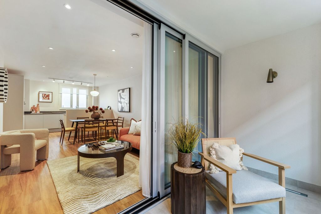 Property photo 3 of 11 99285_Lumen-52-Beachy-Road (16)Enh_Low.Jpg