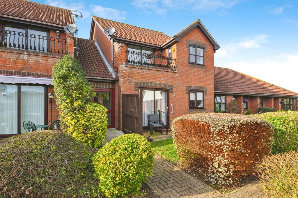 Property photo 1 of 16 Front