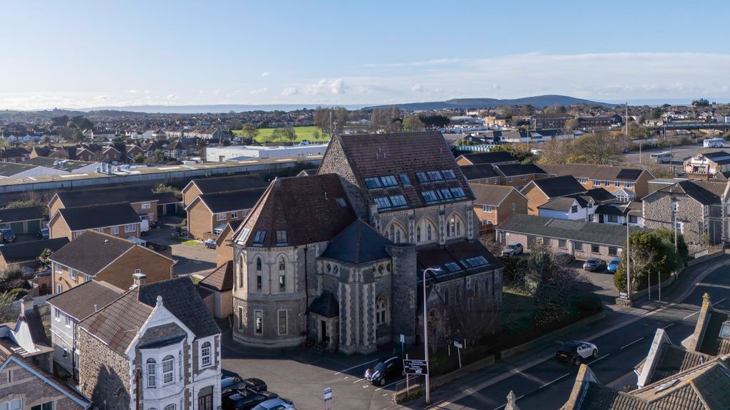 Property photo 1 of 18 Photo 1