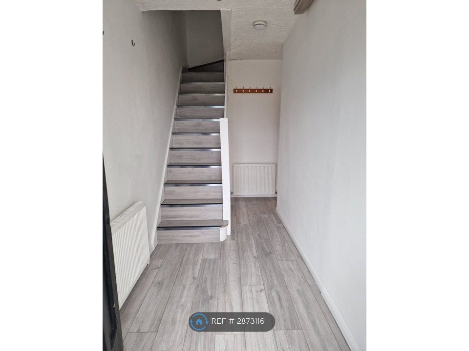 Property photo 2 of 13 Hallway