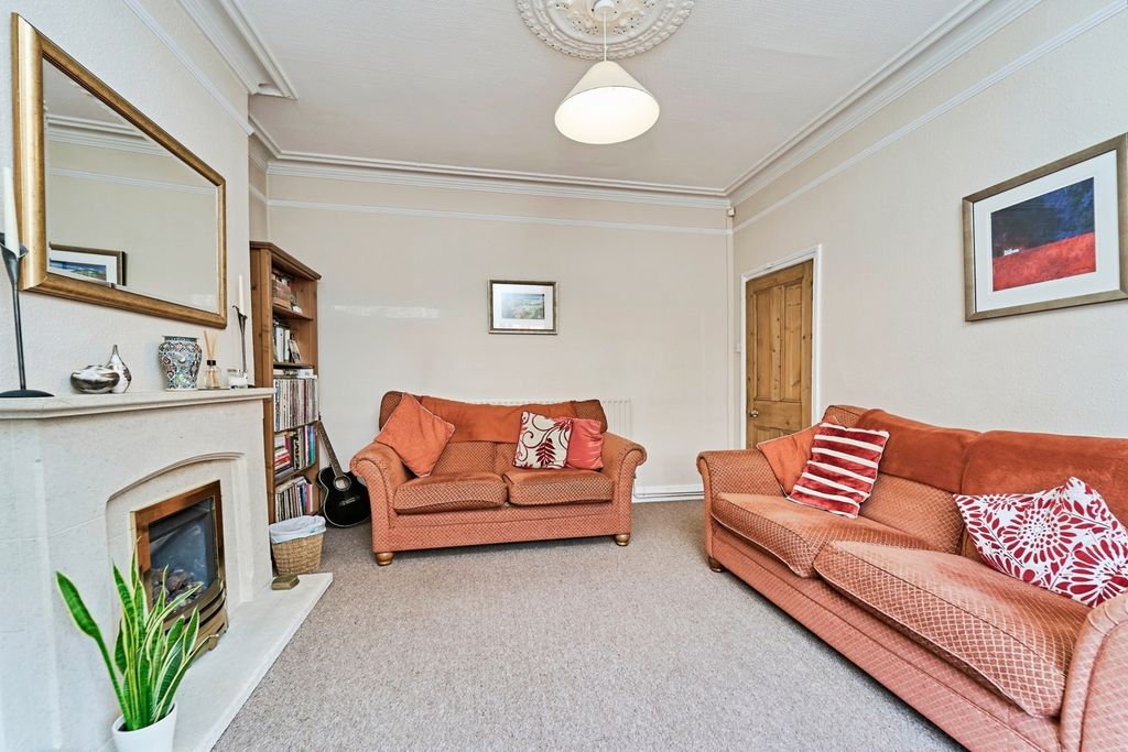 Property photo 3 of 17 Photo