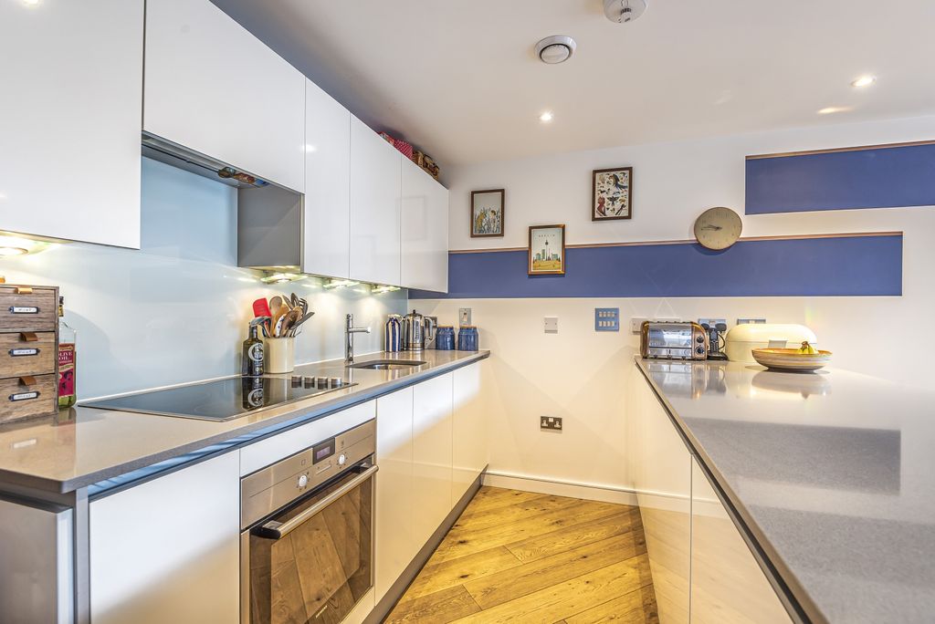 Property photo 2 of 18 Kitchen