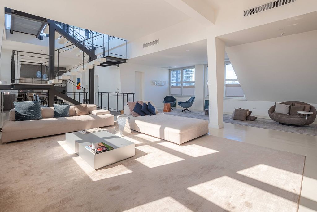 Property photo 1 of 28