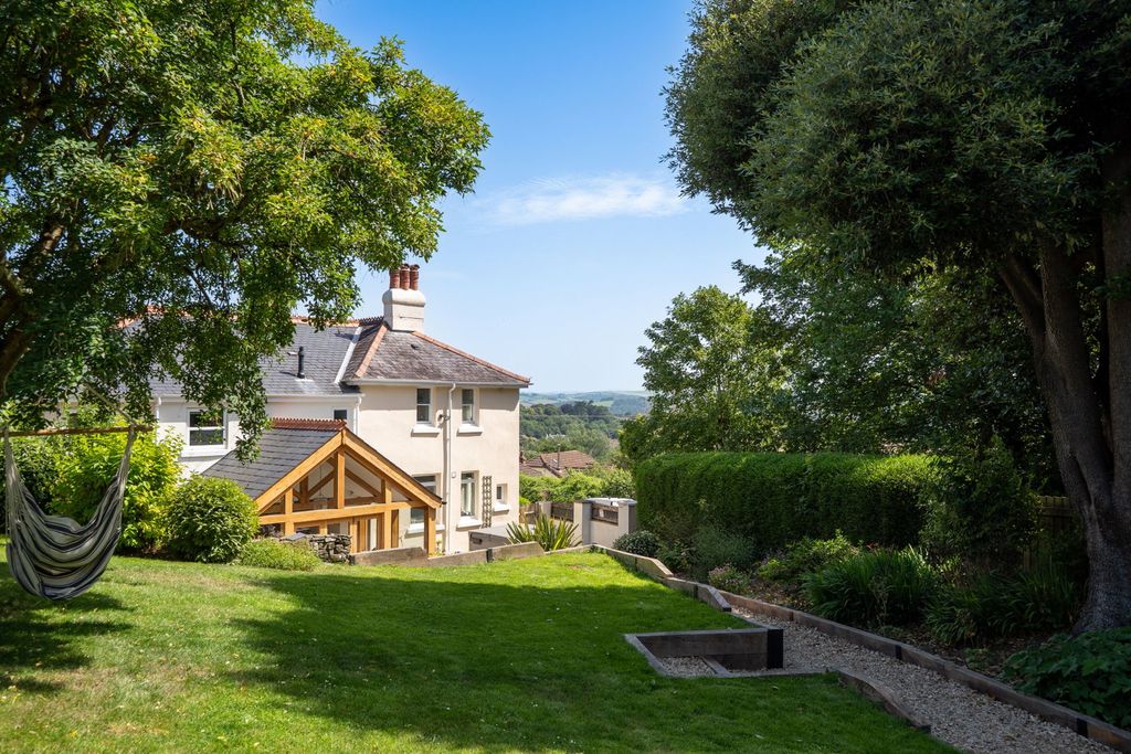Property photo 2 of 51