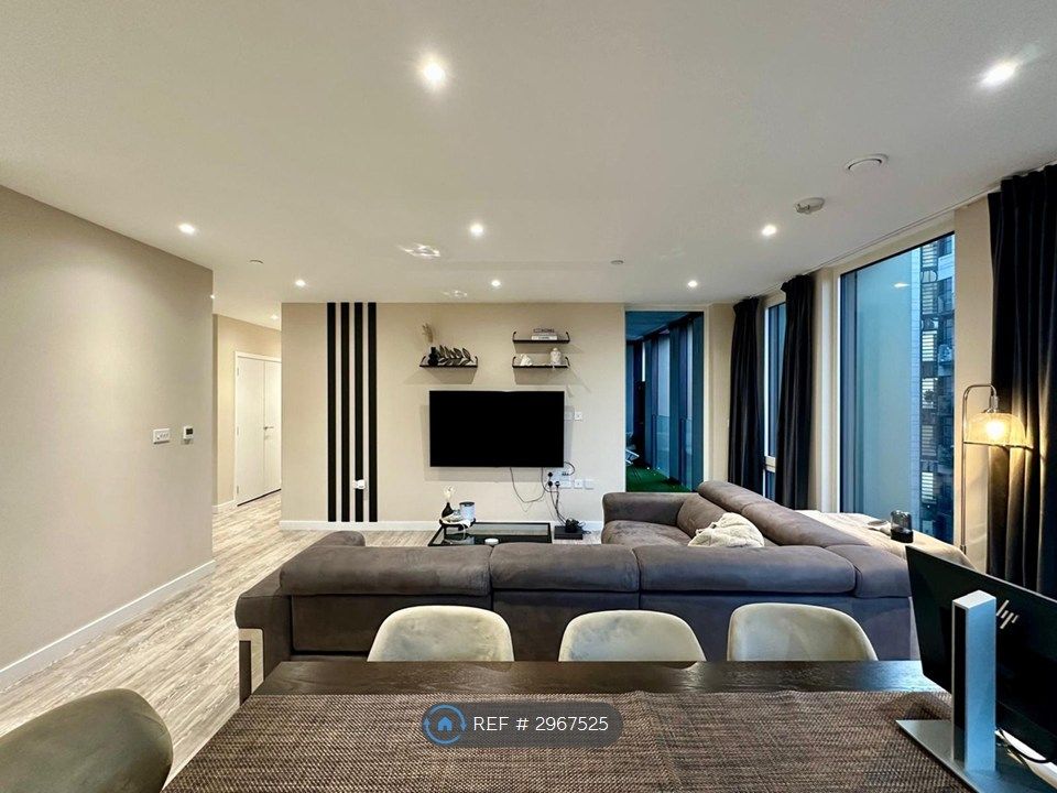 Property photo 2 of 17 Open Plan Front Room