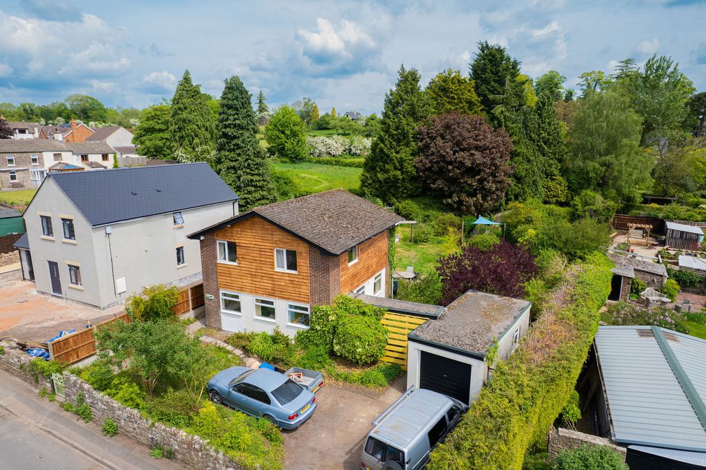 Property photo 1 of 22