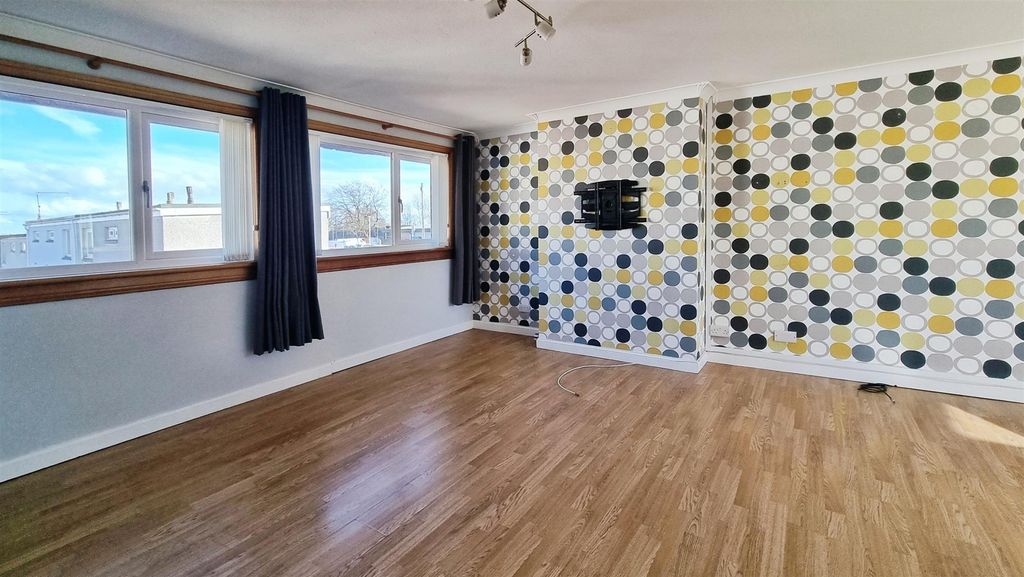 Property photo 3 of 21 Rdc0353Levi Lounge (1).Jpg