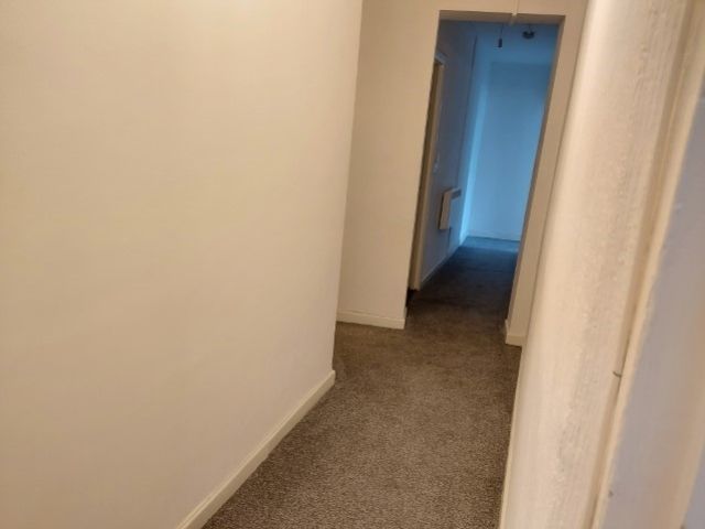 Property photo 1 of 6 Inner Hallway