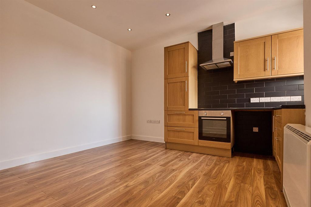 Property photo 3 of 6 High_5.Jpg