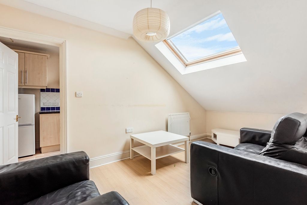 Property photo 3 of 11 Img_167_3_Original.Jpg