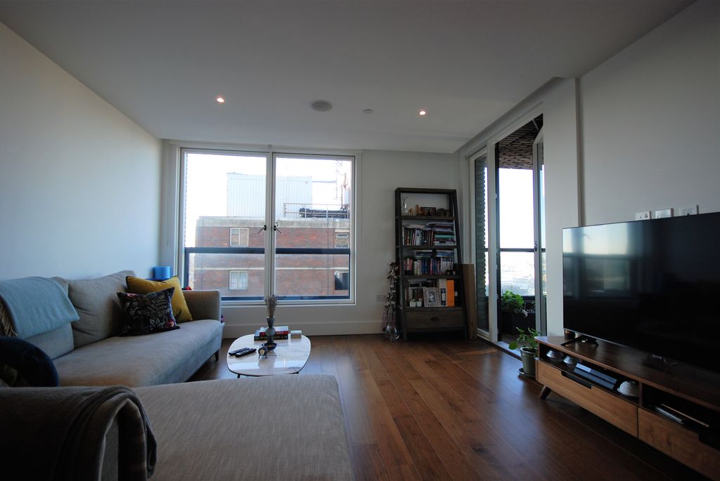 Property photo 2 of 9 Living Room (1)