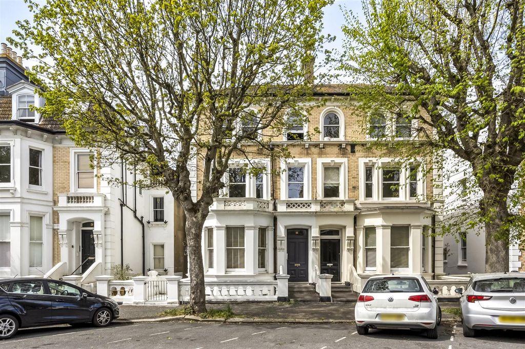 Property photo 1 of 10 Selborne Road_11_Flat 1-008(1).Jpg