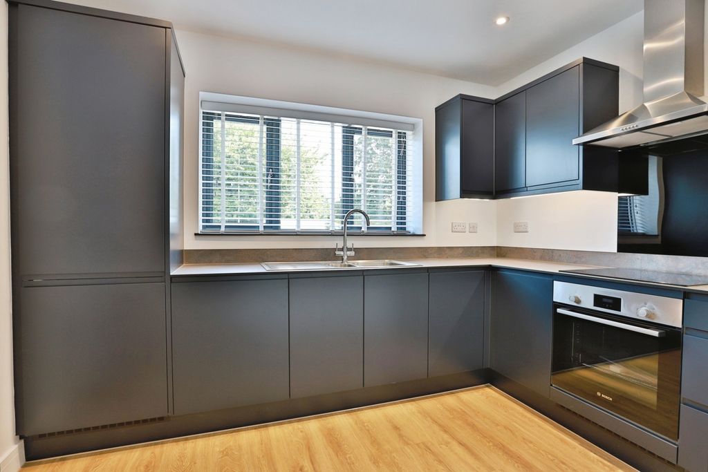 Property photo 3 of 20 Pbox-Img.Jpg