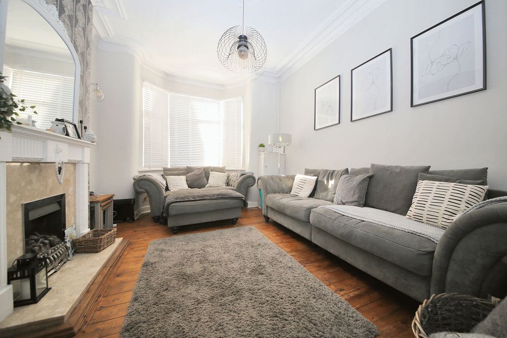 Property photo 2 of 18