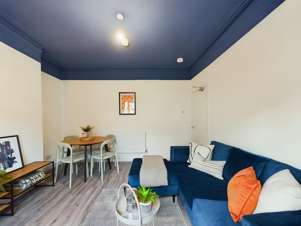 Property photo 2 of 9 A Spacious, Contemporary Living Room With Comforta...