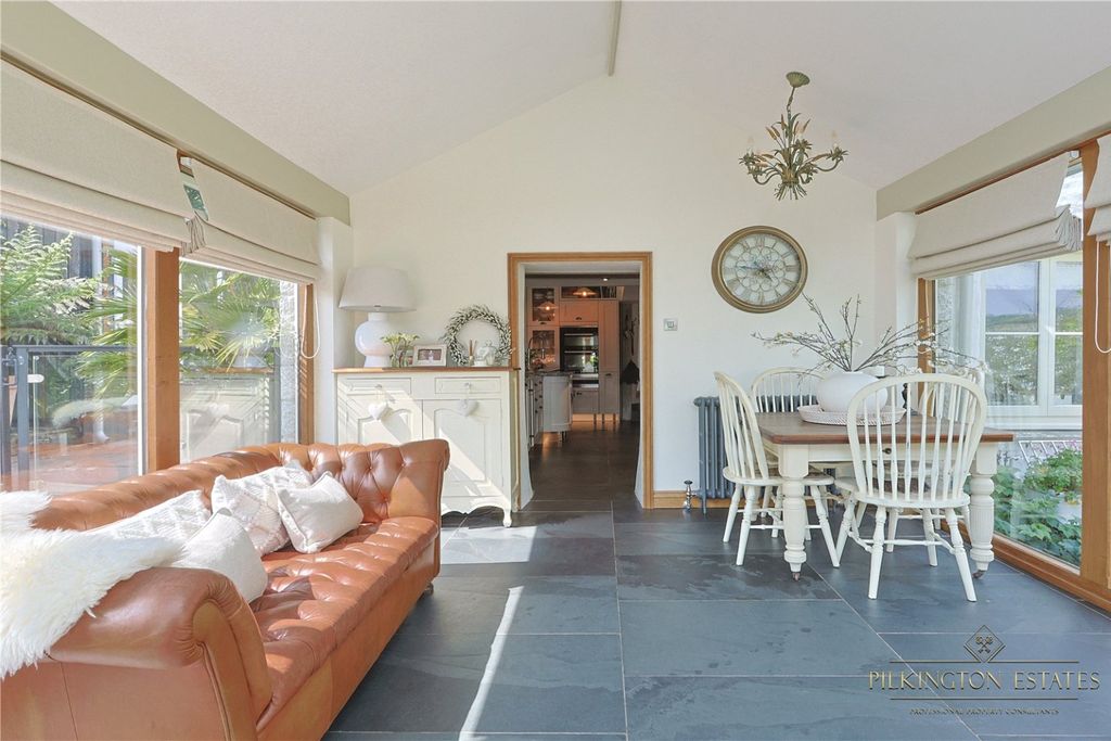 Property photo 3 of 22 4272644