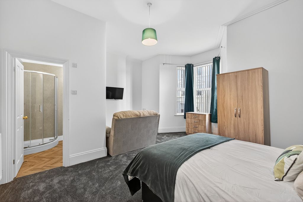 Property photo 1 of 8 0001