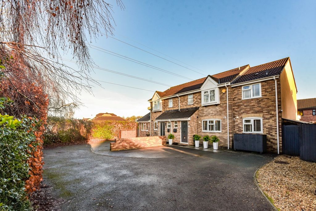 Property photo 1 of 22