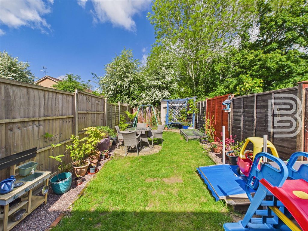 Property photo 2 of 15 Garden (2).Jpg