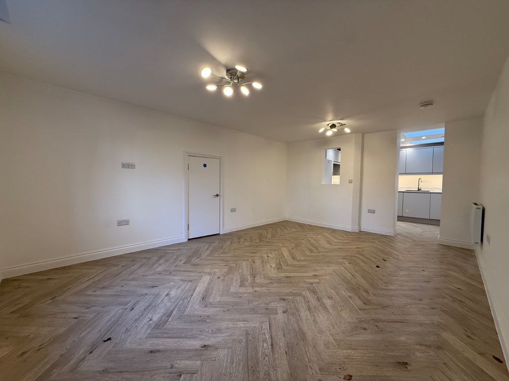 Property photo 3 of 14 Picture No. 07