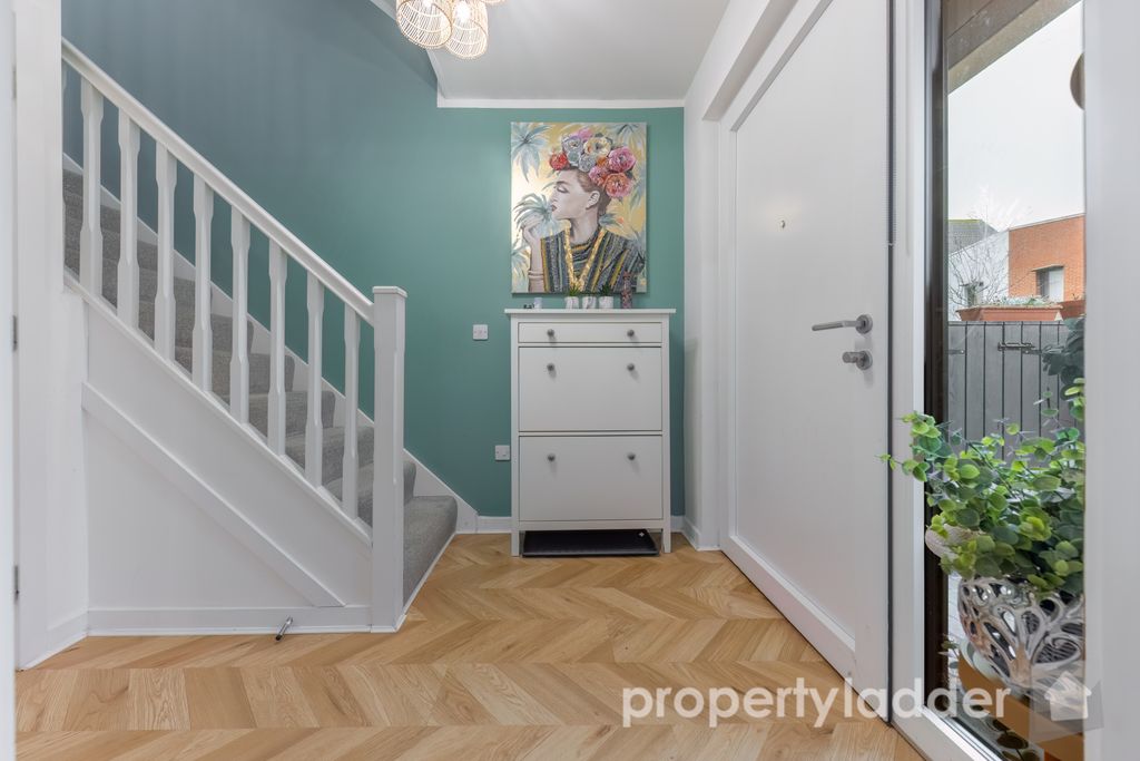 Property photo 2 of 29 Pl-24