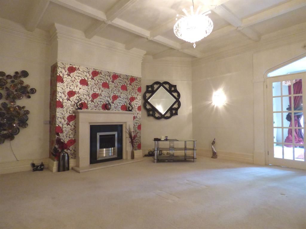 Property photo 3 of 12 Living Room