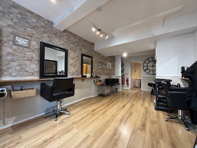 Property photo 1 of 6 3