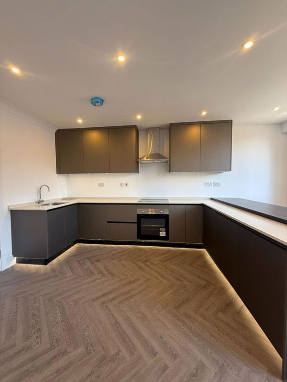 Property photo 2 of 8 Kitchen