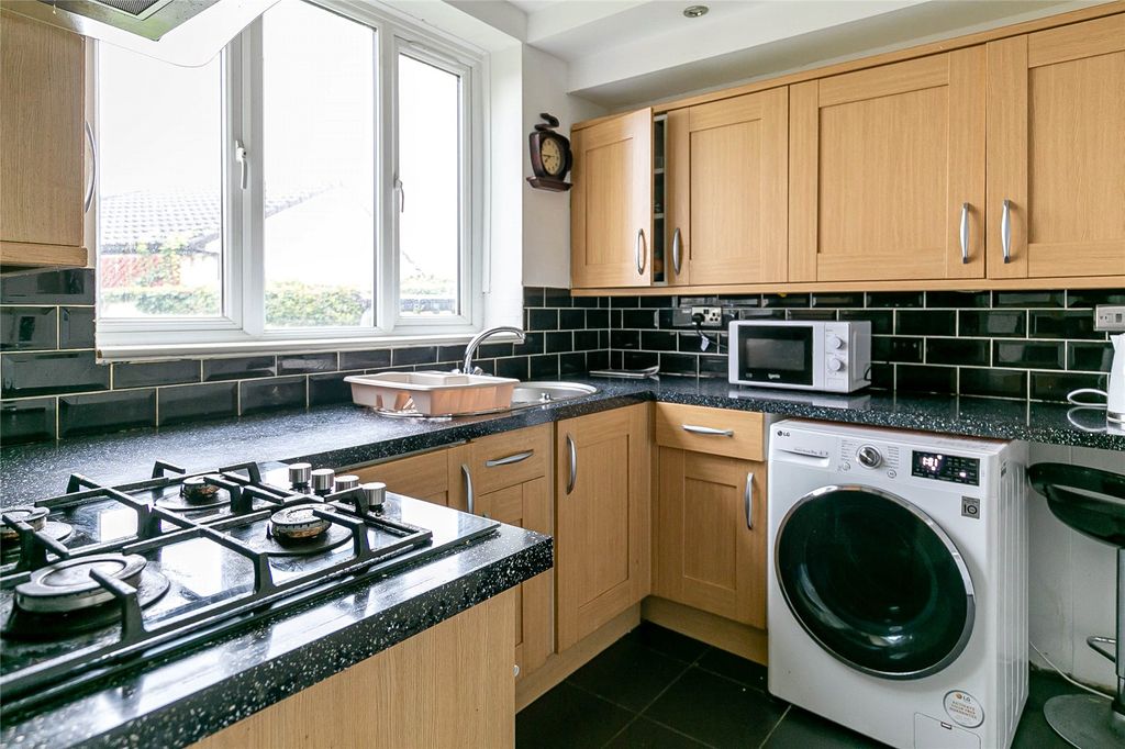 Property photo 1 of 14 Picture No. 05