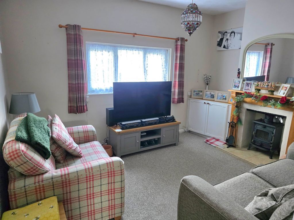 Property photo 2 of 12
