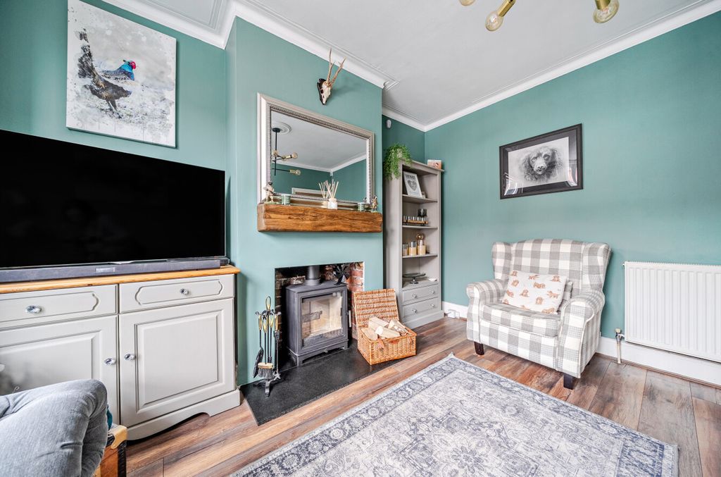 Property photo 3 of 13 1445991-16-69De7E...