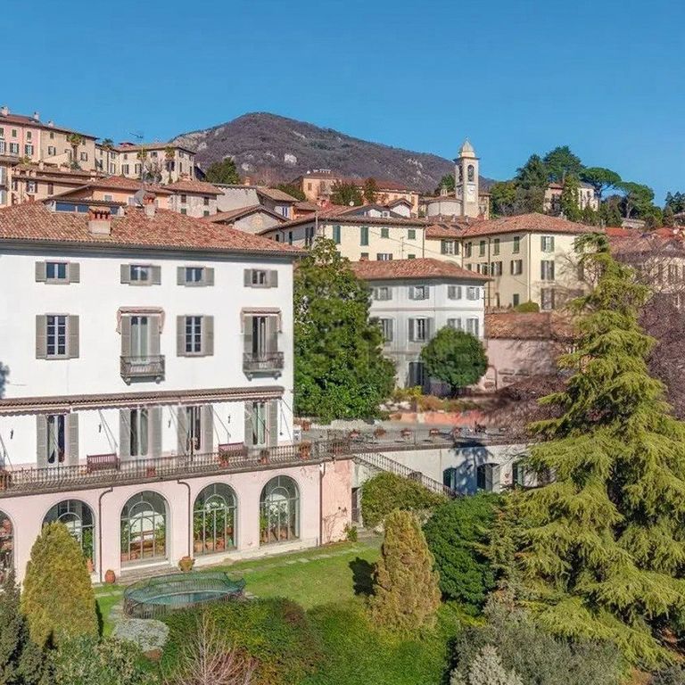 Property photo 1 of 20 Elegant Villa By Lake Como, Lombardia