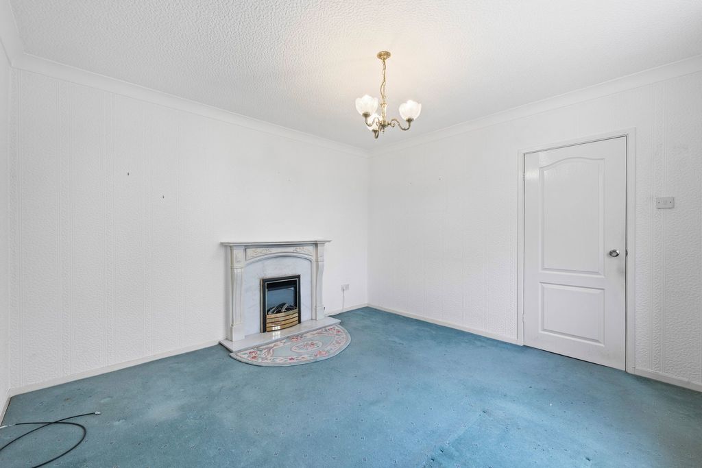 Property photo 2 of 25