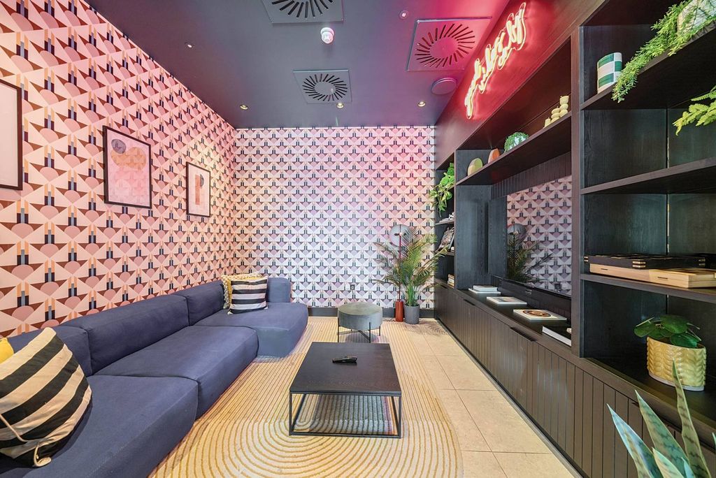 Property photo 3 of 40