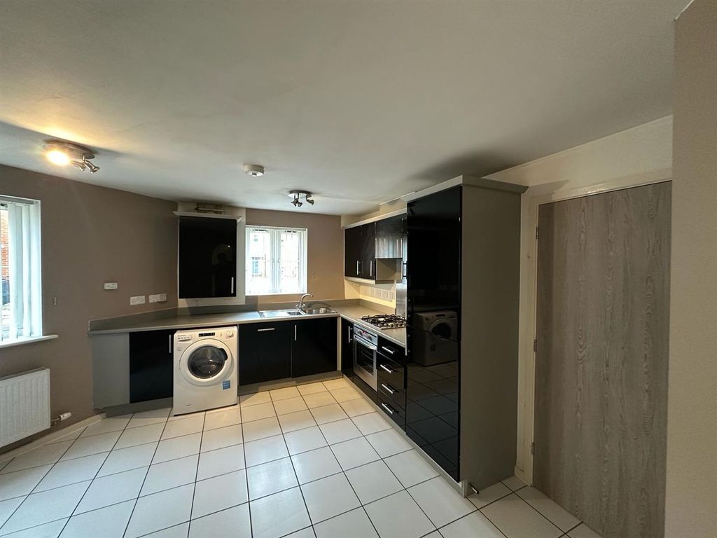 Property photo 2 of 13 Ktichen