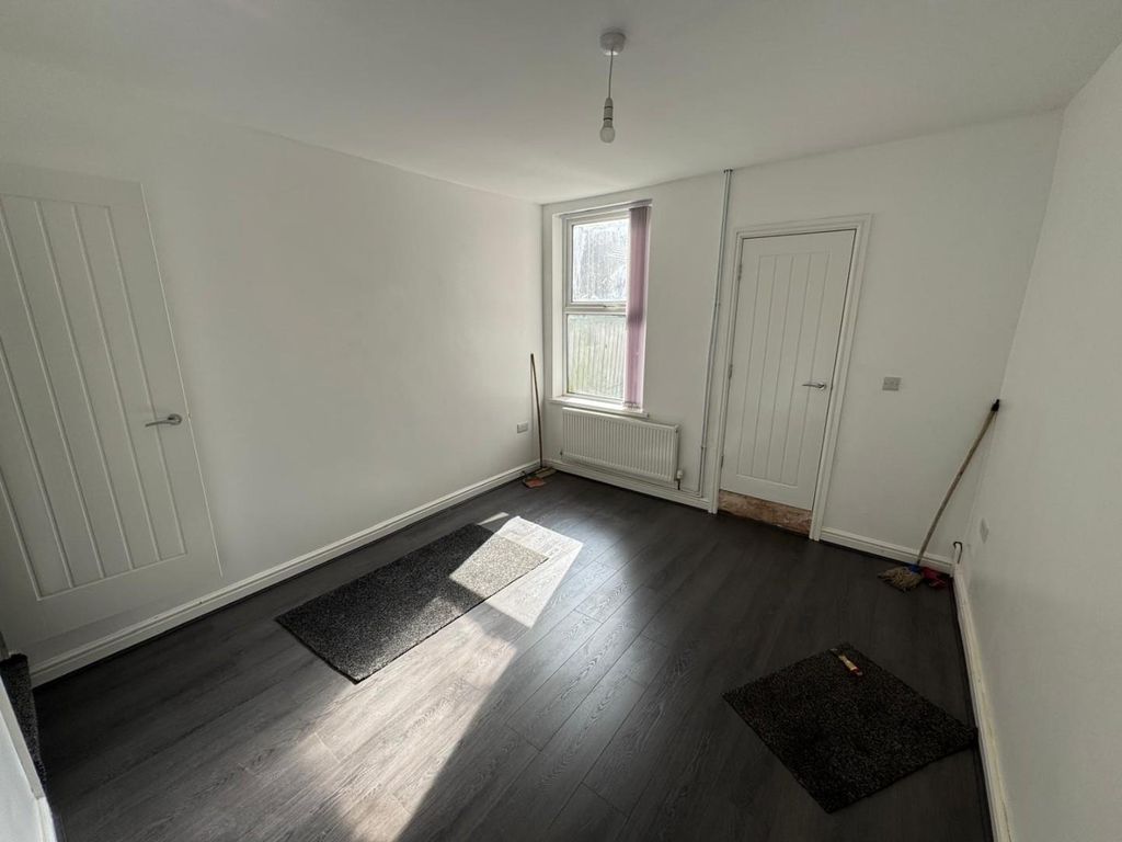Property photo 3 of 9 3.Jpg