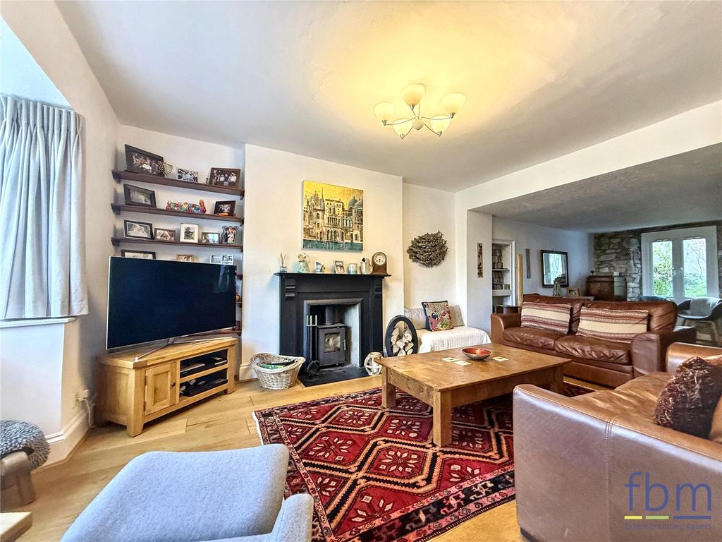 Property photo 3 of 19 Picture No. 22