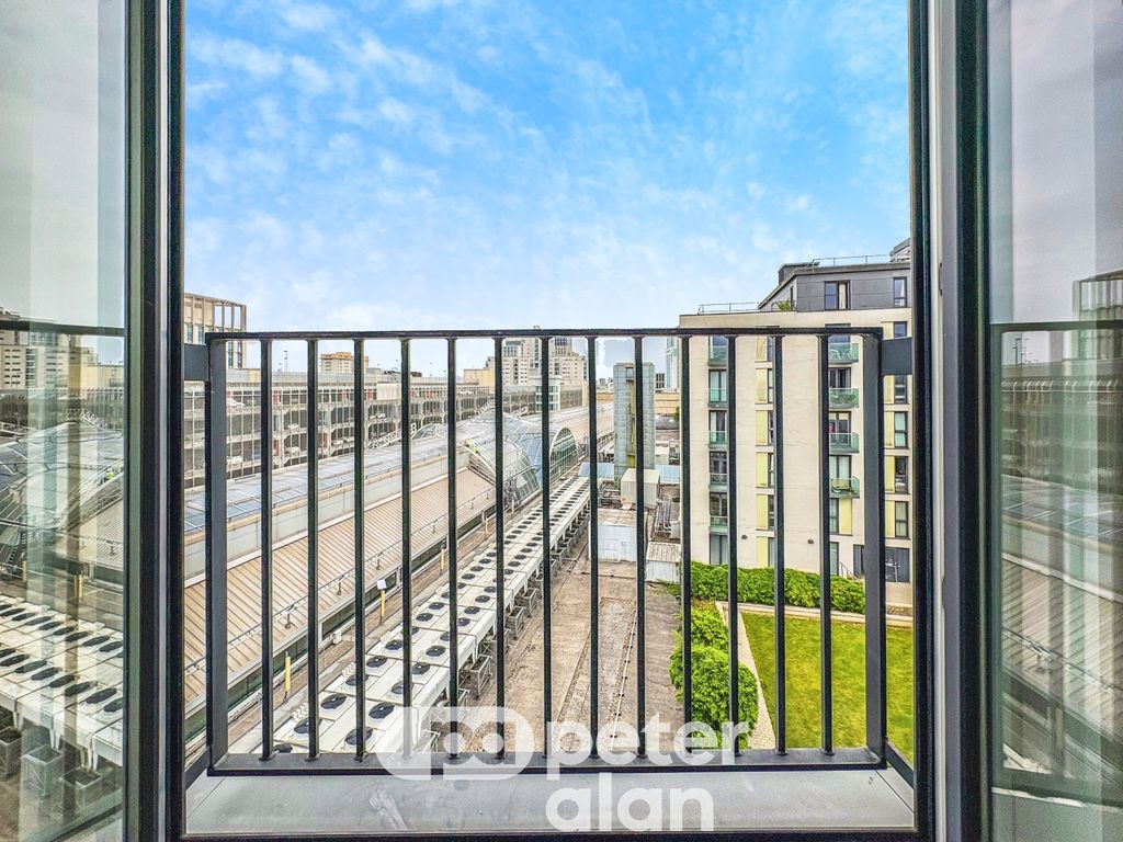 Property photo 2 of 14 Balcony
