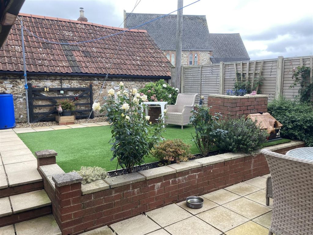 Property photo 1 of 8 Garden 1.Jpg