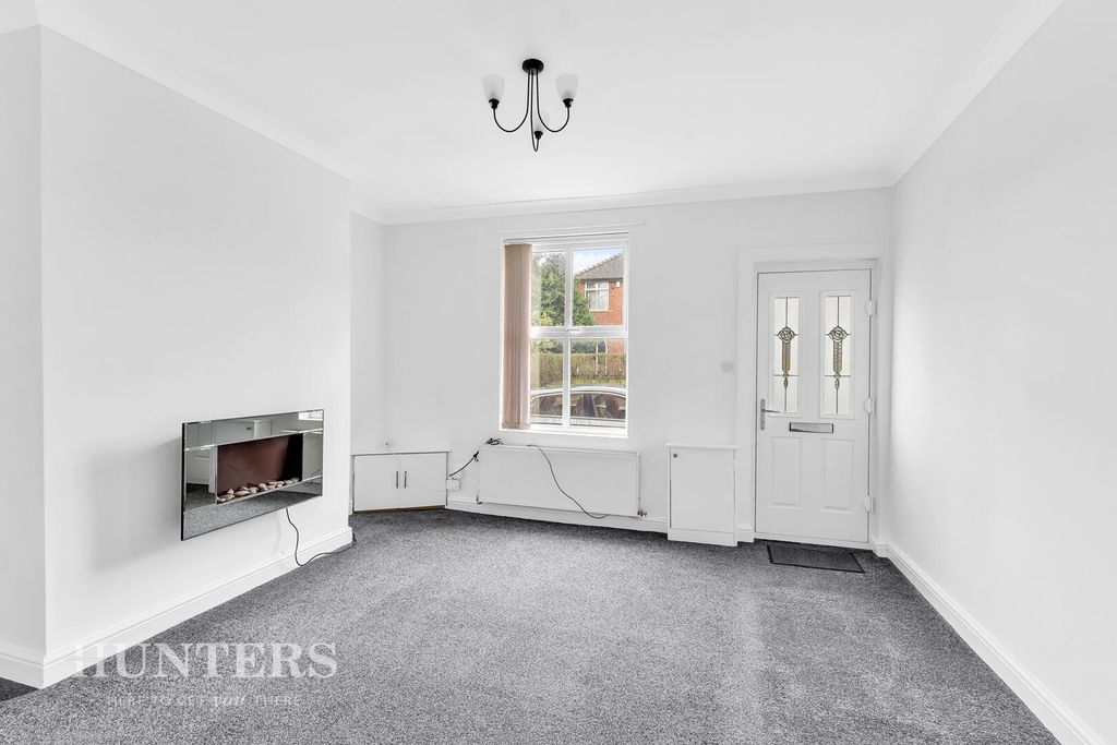 Property photo 3 of 16 Living Room